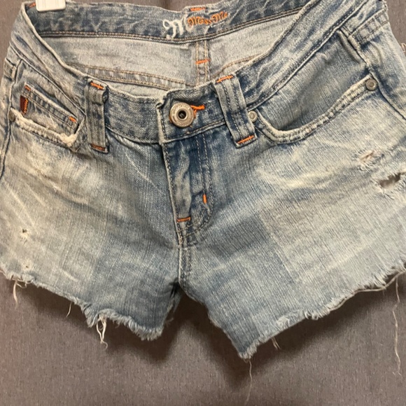 Miss me cut off shorts - Picture 2 of 2